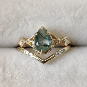 Pear Moss Agate Ring in Gold